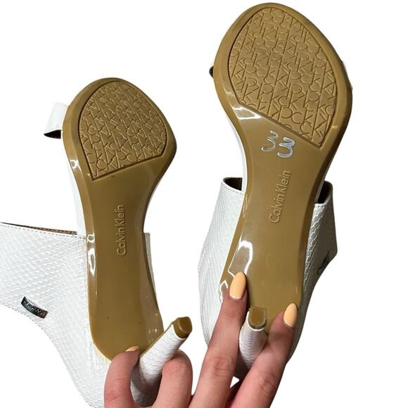 Calvin Klein Women's Cecily Embossed Leather Dress Sandals White Mules NEW Sz 11 - Picture 8 of 9